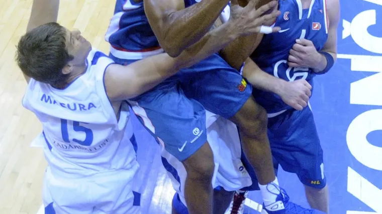 Cibona povela u doigravanju