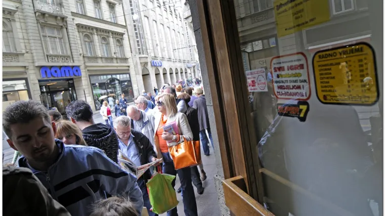 Opsada poslovnica Hrvatske Lutrije