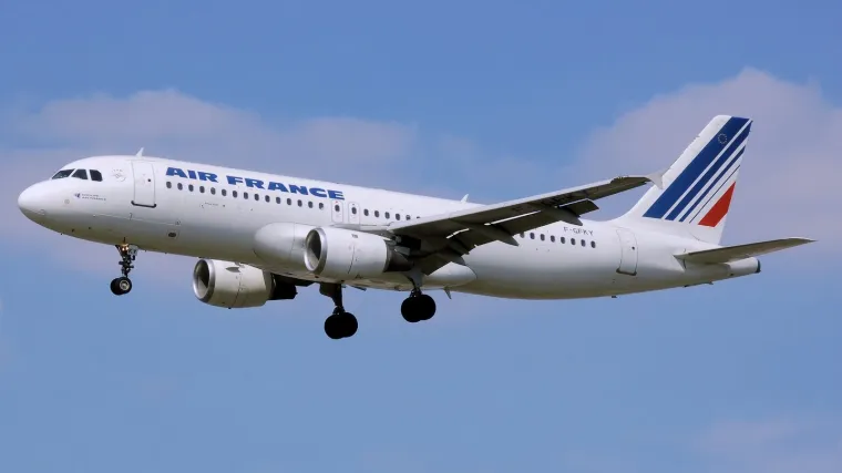 Avion Air Francea udario grom?