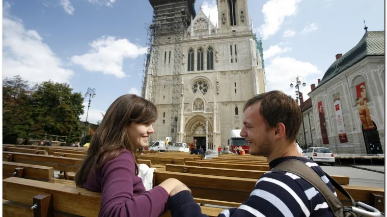 Crkva traži da država pomogne mladima