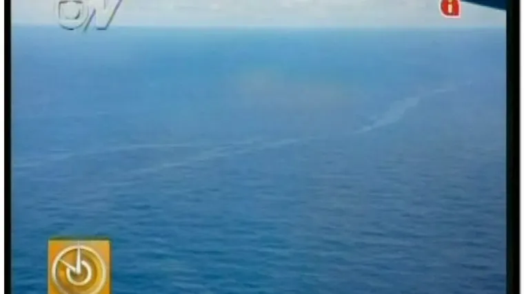 Zrakoplov se raspao u zraku?