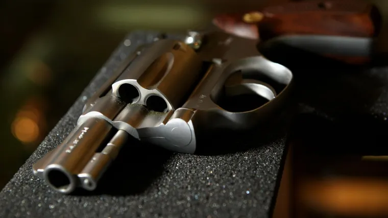 Mobitel u džepu zaustavio metak