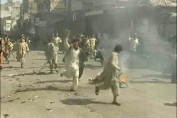 Krvavi napad na pakistansku džamiju