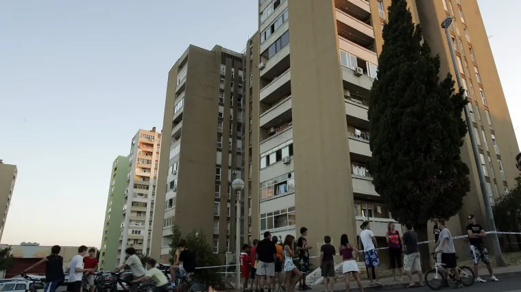 Posvađao se s majkom pa skočio s četvrtog kata