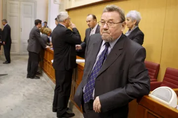 Šeks želi uvesti verbalni delikt