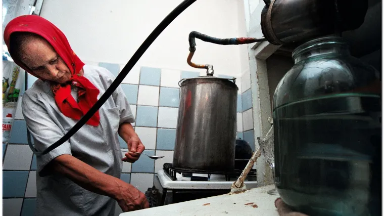 Polovica Rusa umire od alkohola