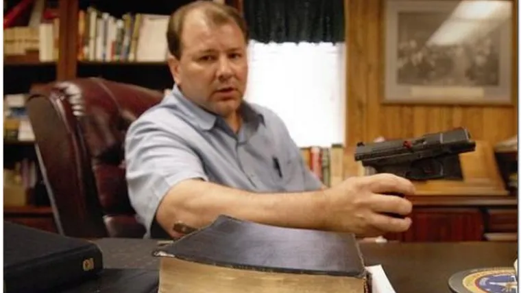 Župljani naoružani do&scaron;li na misu