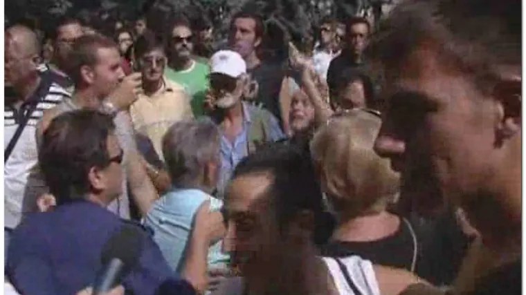 Te&scaron;ko izvrijeđali Berlusconija