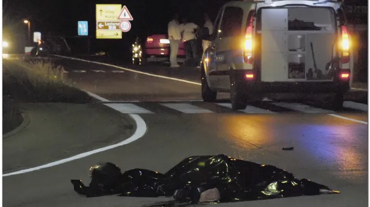 Poginuli motociklist i suvozačica