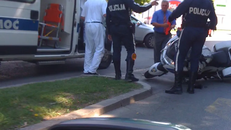 Vikao na policajca jer mu je podletio pod auto