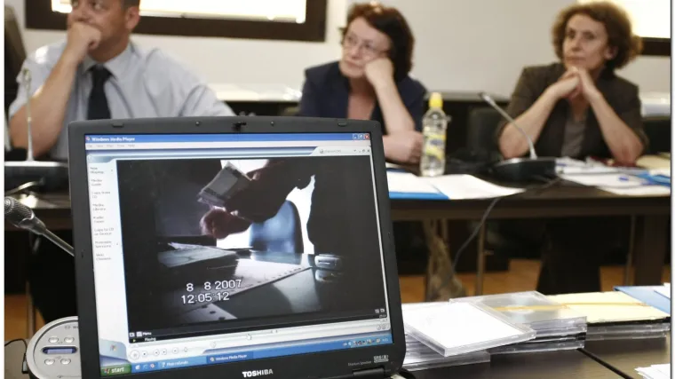 Optuženoj pozlilo dok je gledala brojanje novca