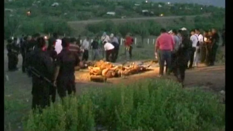 Ubili 12 agenata i ostavili ih uz cestu