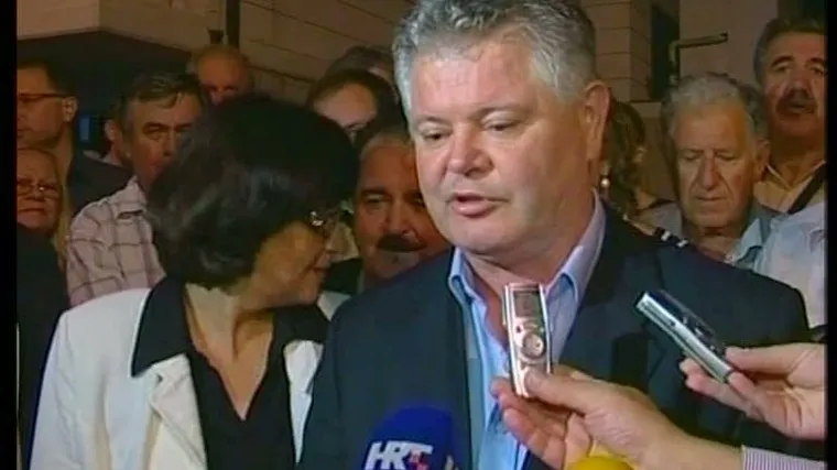 Vlahu&scaron;ić si smanjio plaću za 15 posto