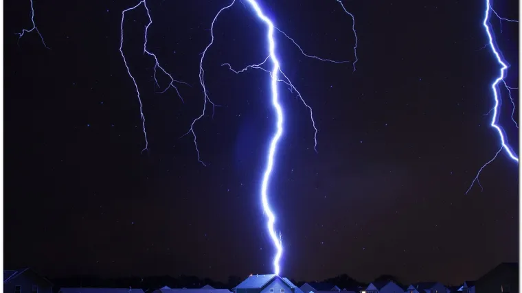 Munje parale nebo nad Phoenixom