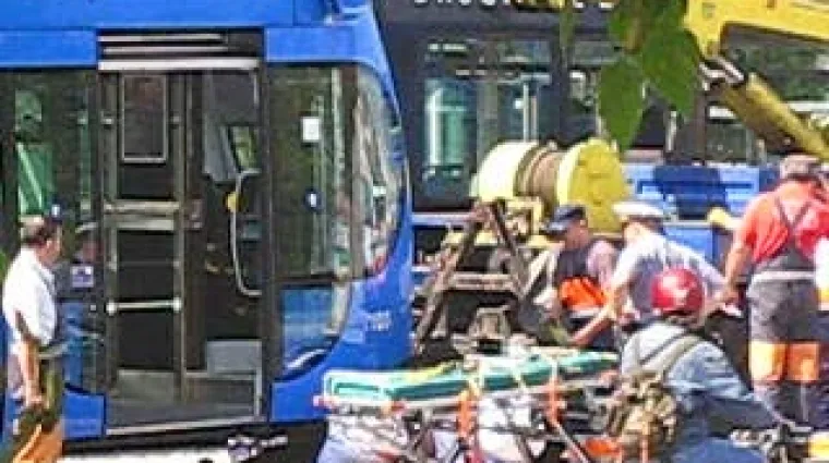 Tramvaj te&scaron;ko ozlijedio pje&scaron;akinju