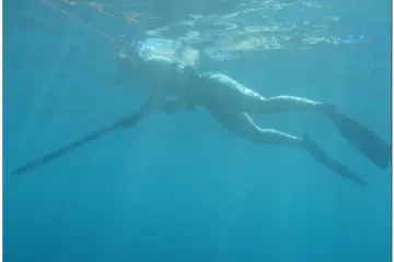 Harpunom pod vodom pogodio poznanicu