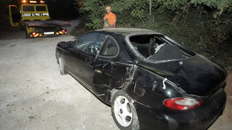 Mladić (18) izletio kroz staklo i poginuo