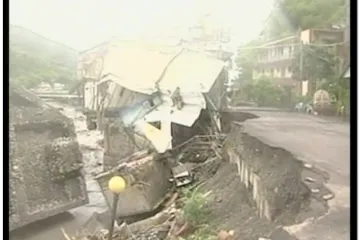 Većina Tajvana ostala potopljena