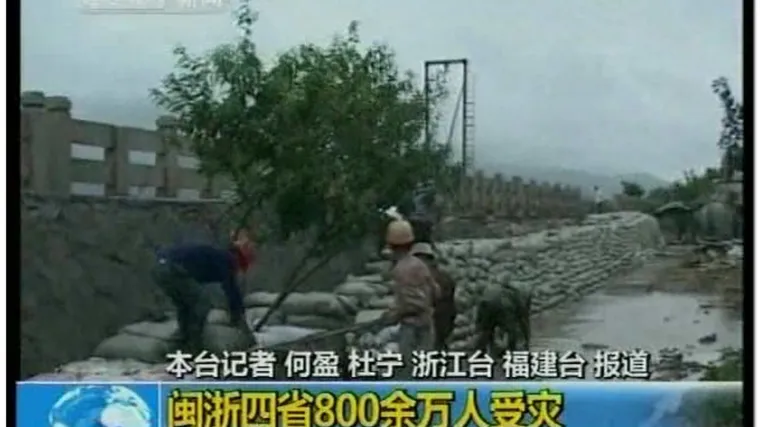 Tisuće zgrada zatrpali odroni