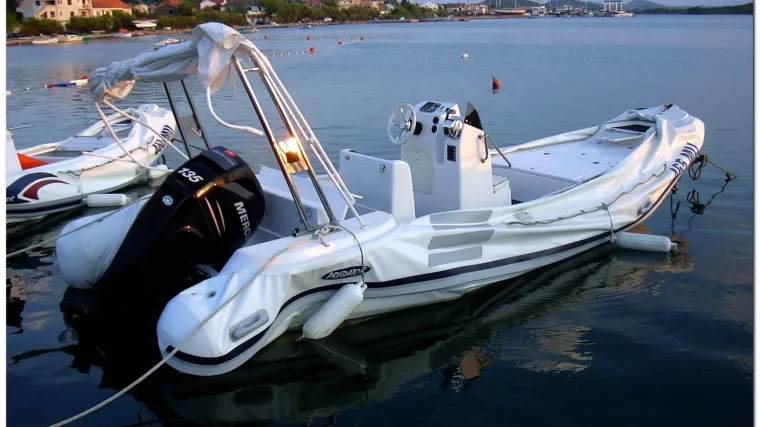 Mladići divljali po Murteru i o&scaron;tetili glisere