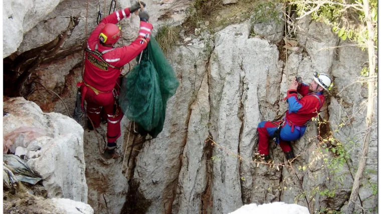 Psi spa&scaron;eni iz Živkove jame