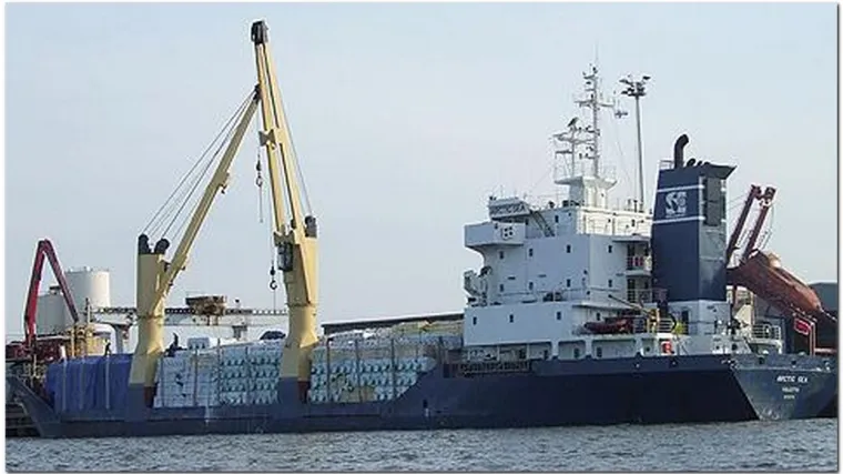 Oslobođen brod Arctic Sea