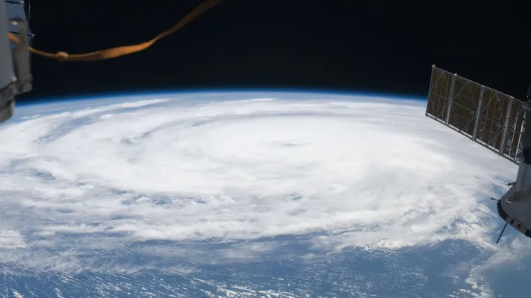 NASA snimila uragan iz svemira