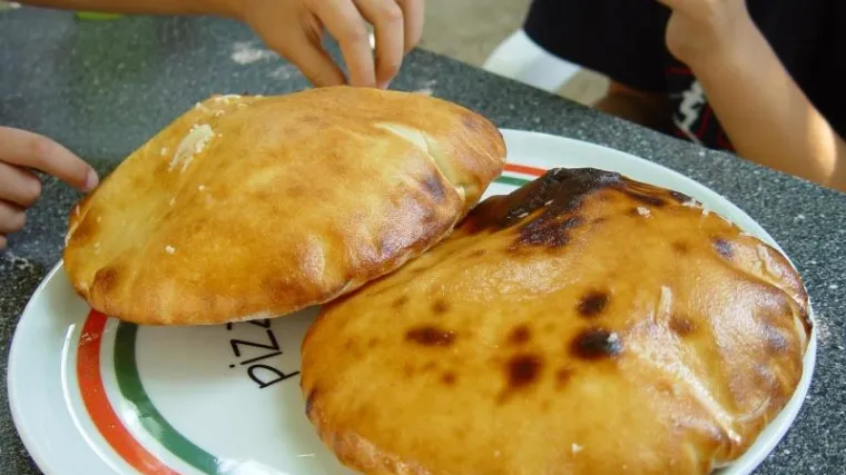 Hvar: Gađao gosta lepinjom u glavu