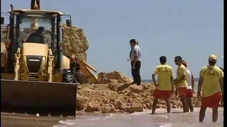 Stijene zatrpale kupače