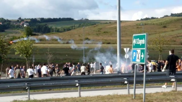 Navijački obračun na Brinju