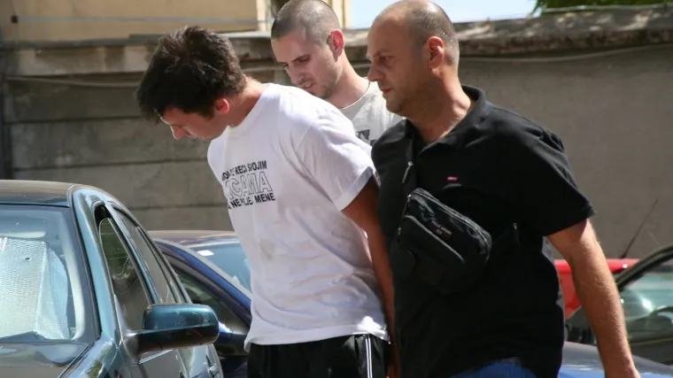 Silovao staricu pa je zadavio kabelom