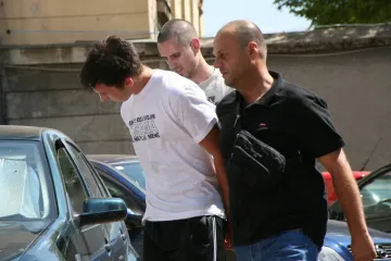 Silovao staricu pa je zadavio kabelom