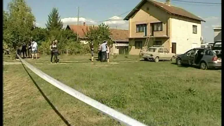 Ženu zatukao čekićem pa je zapalio