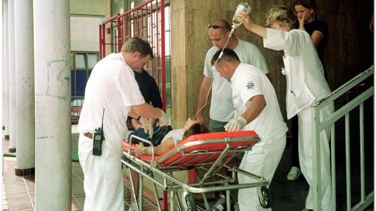 Nepoznati mladići pretukli djevojku