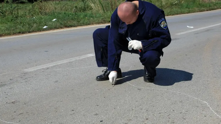 Pula: Pored ceste se izboli noževima