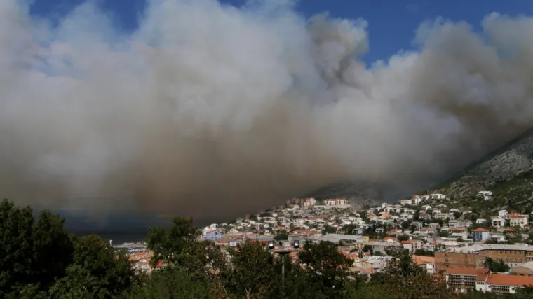 Veliki požar prijetio Senju