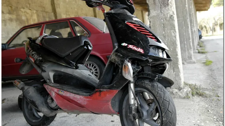 Dječak (13) izazvao sudar na mopedu