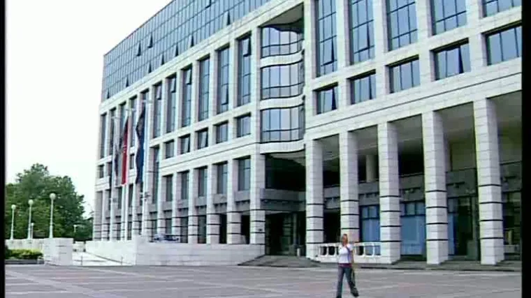 Financijska policija 'če&scaron;lja' INA-u