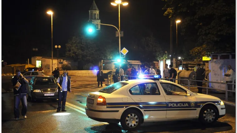 Zbog bjegunca policajac pucao u zrak