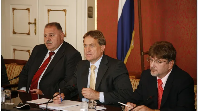 Do kraja godine 300.000 ljudi bez posla!