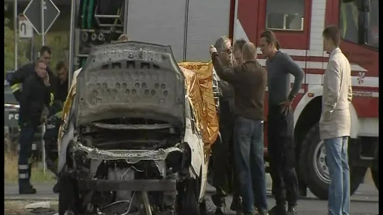 Zapalila sebe i troje djece?