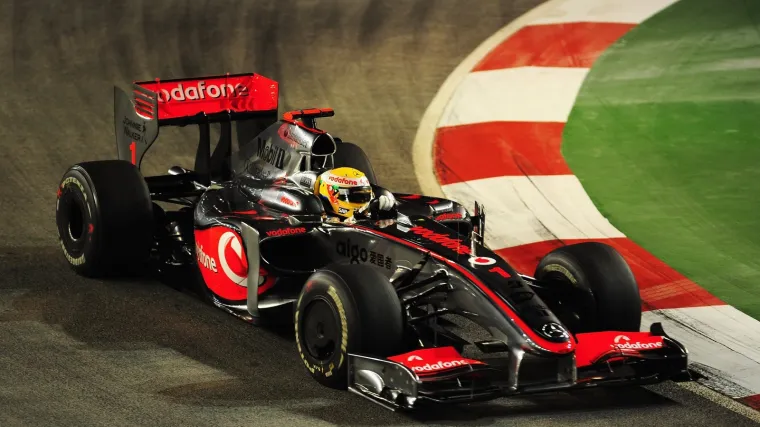 Hamilton slavio u noćnom Grand Prixu