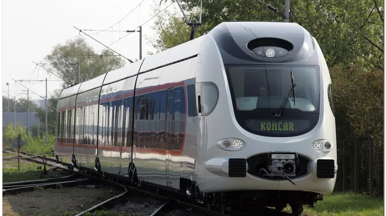 Kosor provozala novi Končarov vlak