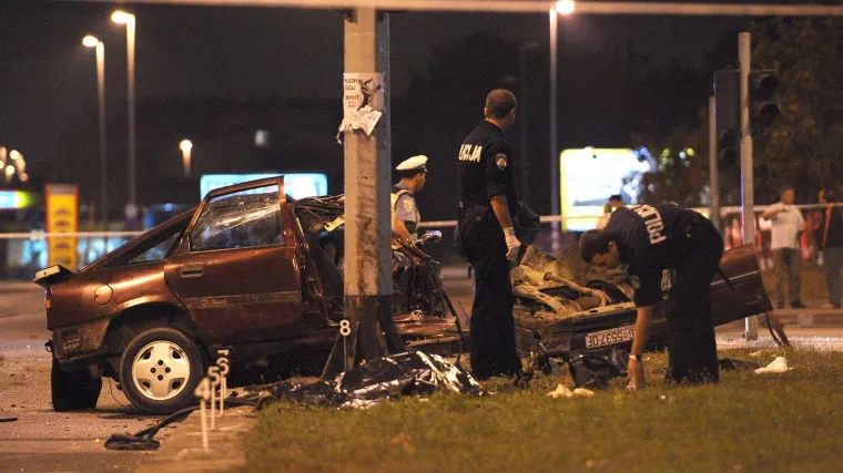 Vectrom se omotali oko semafora