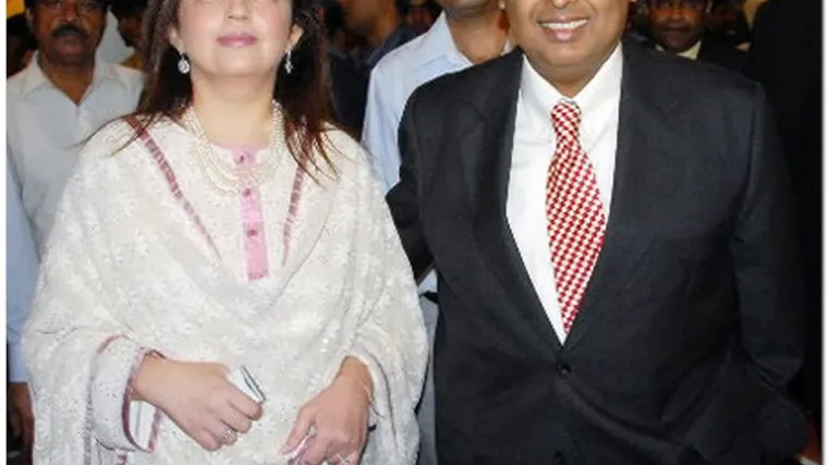 Najbogatiji Indijac sebi skresao plaću