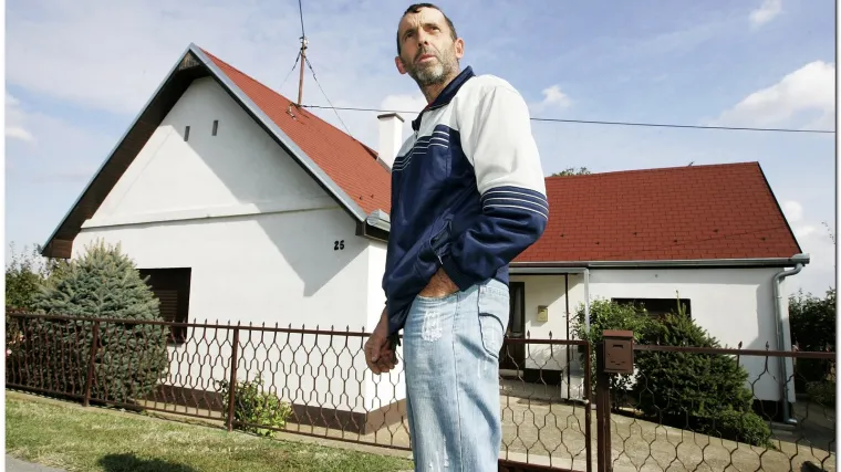 Trojica razbojnika vezala i tukla staricu