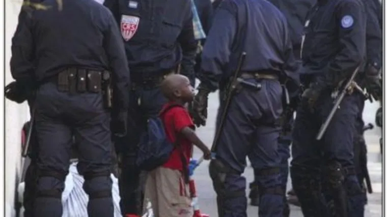 Pariz: Oslobođeni taoci iz trgovačkog centra