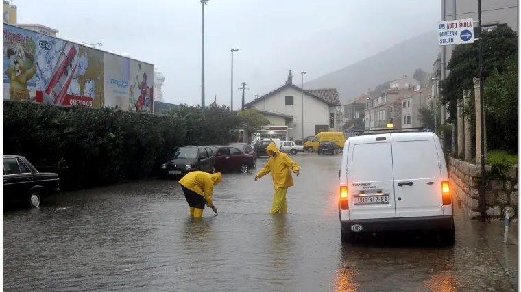 Ki&scaron;a u Dubrovniku zamutila vodu
