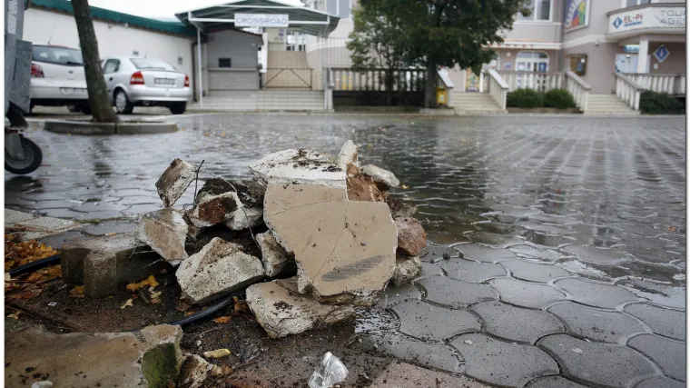 Pijana vozačica "pokupila" djevojku ispred kluba