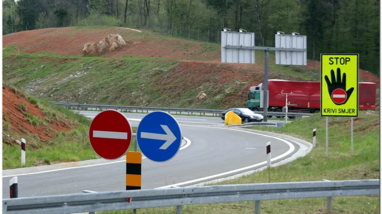 'Nestao' vozač koji je na A1 vozio u krivom smjeru